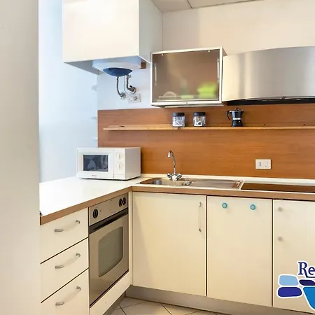 Venice Apartahotel 4*