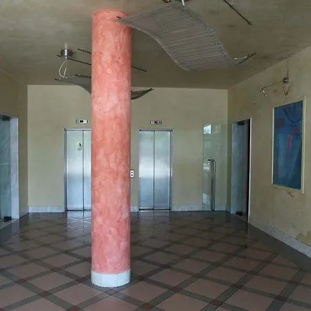 Ξενοδοχείο με διαμερίσματα Venice 4*