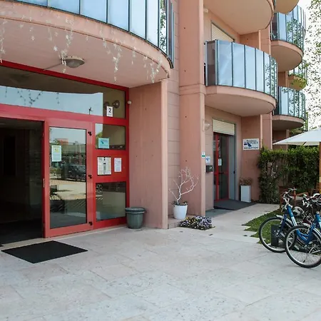 Venice Aparthotel 3*